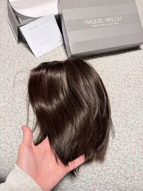 Raquel Welch - Straight Up With a Twist ELITE